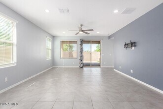 5338 W Chuck Box Rd in Phoenix, AZ - Building Photo - Building Photo