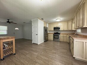 366 Collins St in Ormond Beach, FL - Building Photo - Building Photo