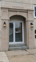 2 S Oakland Ave in Ventnor City, NJ - Building Photo