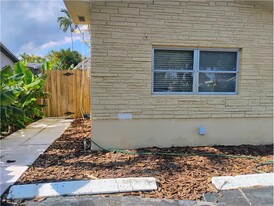 4121 Thomas St in Hollywood, FL - Building Photo