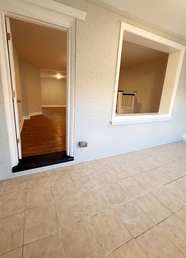 2512 S 66th St in Philadelphia, PA - Foto de edificio - Building Photo