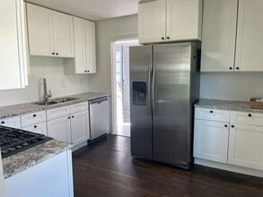 1125 E 84th Terrace in Kansas City, MO - Building Photo - Building Photo