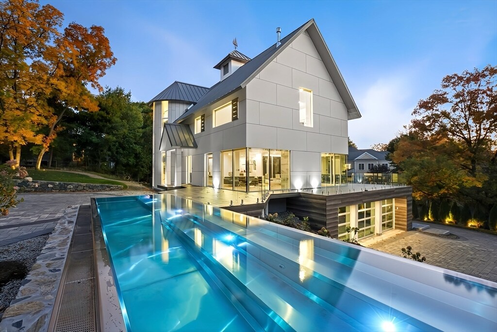 30 Whipple Rd in Lexington, MA - Building Photo