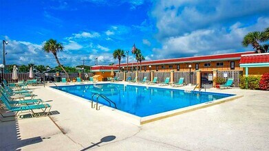 7175 A1A S, Unit B111 in St. Augustine, FL - Foto de edificio - Building Photo