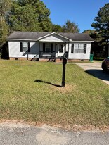 2125 3rd Ct in Mayesville, SC - Building Photo