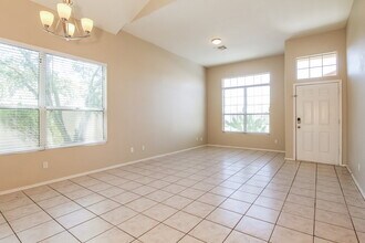 6782 W Tina Ln in Glendale, AZ - Building Photo - Building Photo