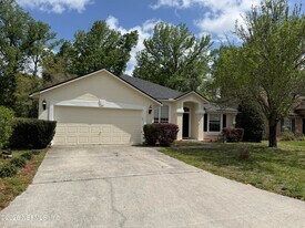 12255 Lake Fern Dr E in Jacksonville, FL - Building Photo
