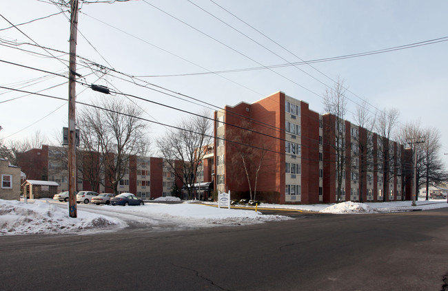 Lawrence Manor in New Castle, PA - Building Photo - Building Photo