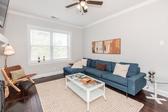 2015 McNair Ave in St. Louis, MO - Foto de edificio - Building Photo