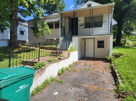 7125 Greenhaven Dr in St. Louis, MO - Building Photo