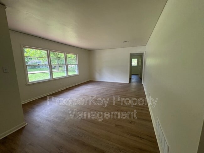 property at 1437 Beaumont Dr