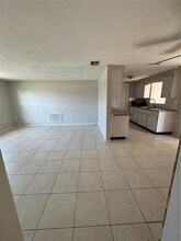7735 Foxbloom Dr in Port Richey, FL - Building Photo - Building Photo