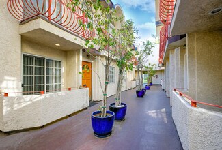 908 S Shenandoah St in Los Angeles, CA - Building Photo - Building Photo