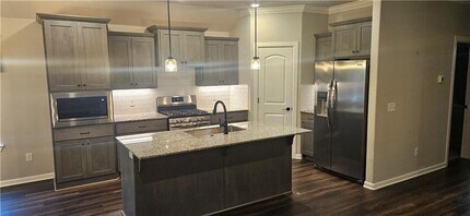 304 W Tyler Rd in Farmington, AR - Building Photo - Building Photo