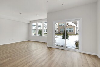 5918 Hawkweed Dr in Naperville, IL - Building Photo - Building Photo