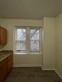 126 Warren St, Unit 4 in Boston, MA - Building Photo - Building Photo