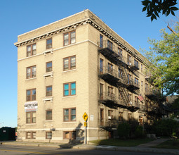 185 Alexander St in Rochester, NY - Foto de edificio - Building Photo