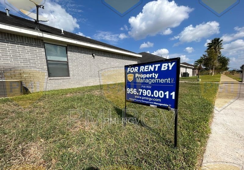 1503 E Coyote St in Pharr, TX - Building Photo