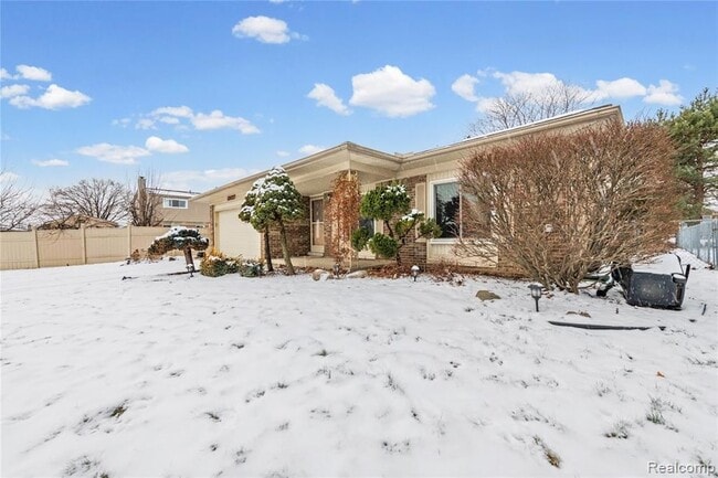 39327 Timberlane Dr in Sterling Heights, MI - Building Photo - Building Photo