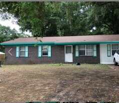 907 Bob White Dr in Tallahassee, FL - Building Photo