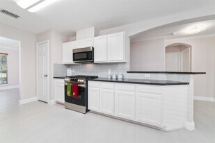 8330 Malin Ct in Houston, TX - Building Photo