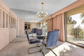 205 E Harmon Ave in Las Vegas, NV - Building Photo - Building Photo