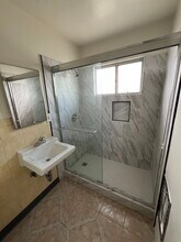 335 W 88th St in Los Angeles, CA - Building Photo - Building Photo