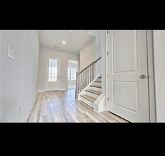 3989 Annsbury Ct in Lilburn, GA - Foto de edificio - Building Photo