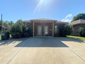 144 Arlington Dr in Lake Charles, LA - Building Photo