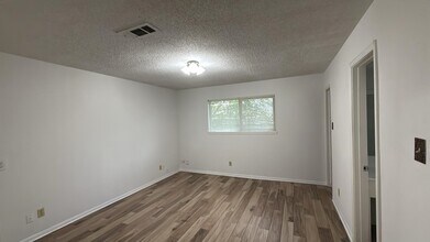 8230 Amurwood Dr in Tomball, TX - Building Photo - Building Photo