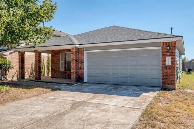 17901 Violet Ln in Elgin, TX - Building Photo - Building Photo