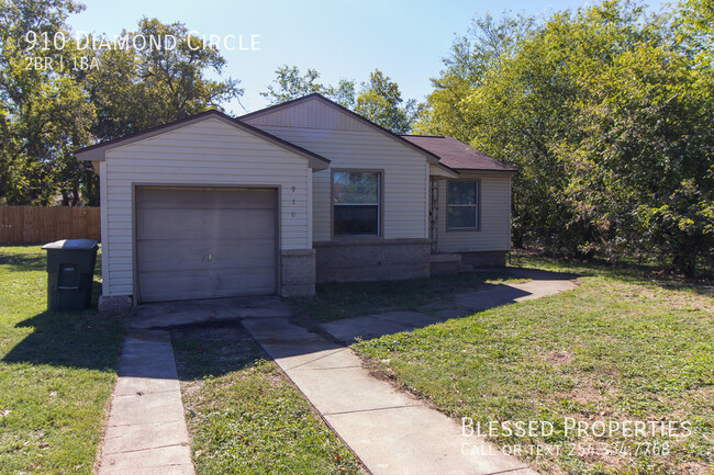 910 Diamond Cir in Killeen, TX - Building Photo - Building Photo