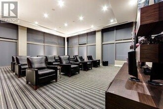 37-3037 Grosvenor St in Toronto, ON - Building Photo - Building Photo