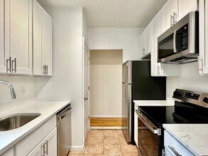 209 W 108th St in New York, NY - Building Photo - Building Photo