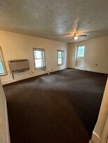 101 Pleasant St, Unit 3 in Charlotte, MI - Building Photo