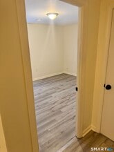 55 Spring St in Enfield, CT - Building Photo - Building Photo