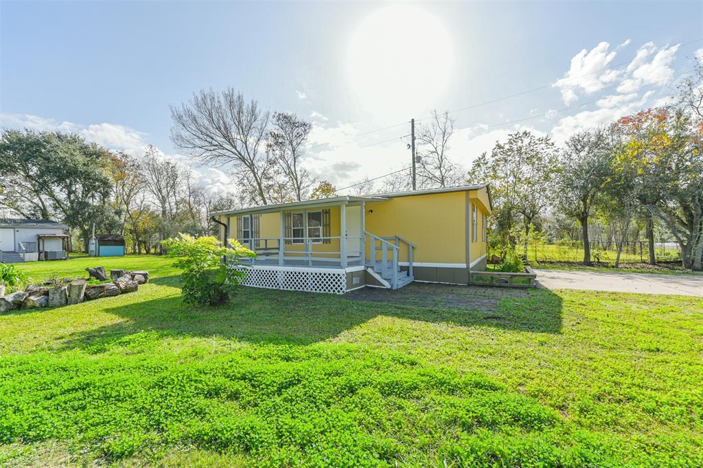 1749 Max Rd in Pearland, TX - Building Photo