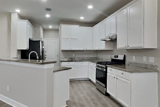 4718 Wild Bluebonnet Way in Houston, TX - Building Photo - Building Photo