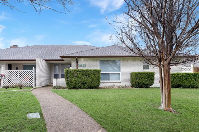 2912 Country Pl Ct in Carrollton, TX - Building Photo