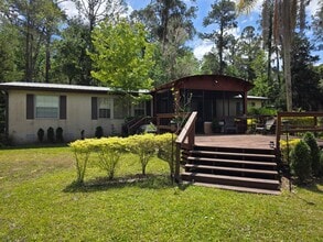 6924 NE 223rd St in Melrose, FL - Building Photo - Building Photo