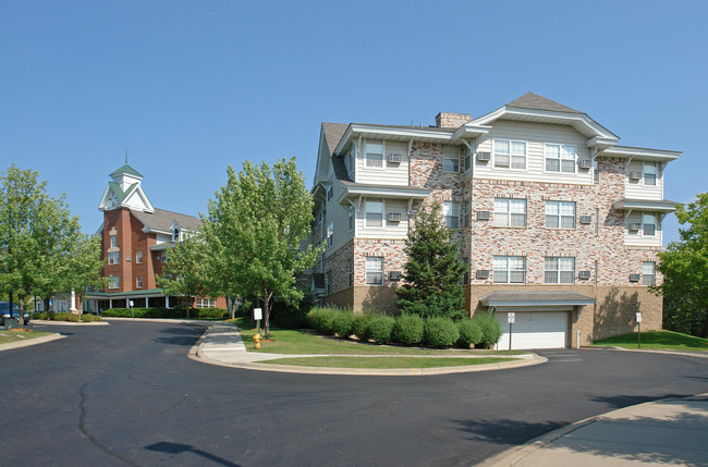 Towne Square in Plymouth, MN - Building Photo - Building Photo