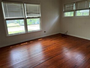 221 W Monterey St in Denison, TX - Building Photo - Building Photo