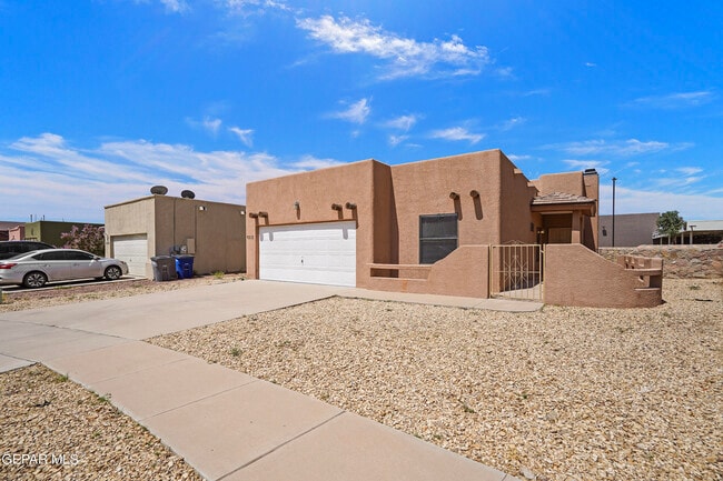 3313 Tierra Espada Dr in El Paso, TX - Building Photo - Building Photo