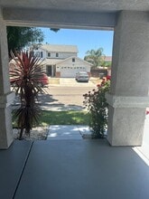 421 Peregrine Dr in Patterson, CA - Building Photo - Building Photo