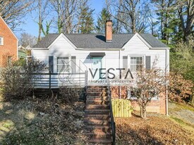 18 Canterbury Rd in Asheville, NC - Building Photo