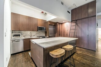 20 E 17th St in New York, NY - Building Photo - Building Photo