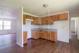 8432 E 37th Pl in Indianapolis, IN - Building Photo - Building Photo