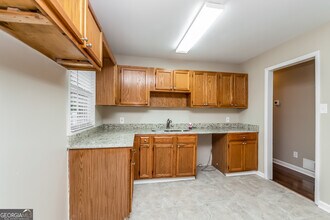 742 King Rd in Jonesboro, GA - Building Photo - Building Photo