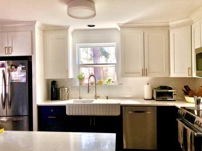 74 Fraleigh St in Red Hook, NY - Building Photo - Building Photo