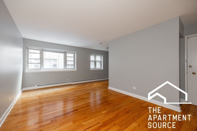 6831 N Greenview Ave, Unit 354